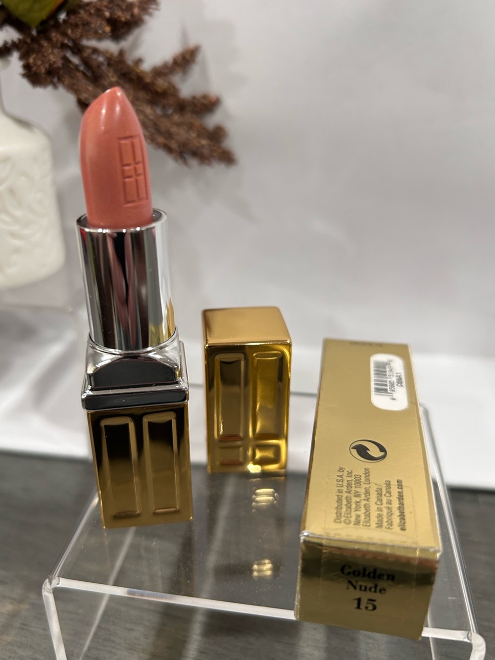 Elizabeth Arden Moisturizing Lipstick Golden Nude 15